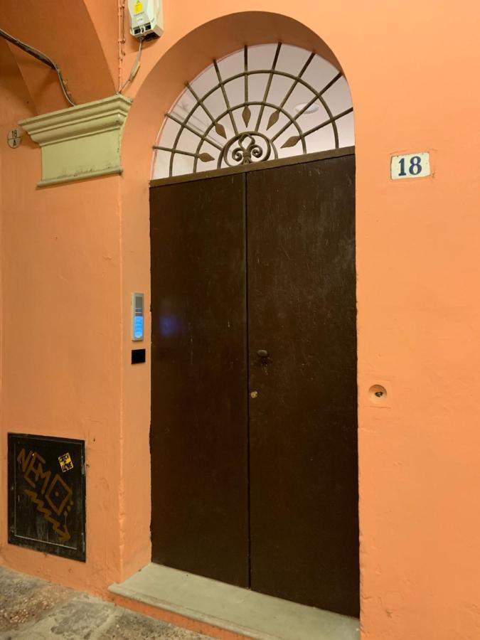 L'8Boutique Via Piella Lägenhet Bologna Exteriör bild